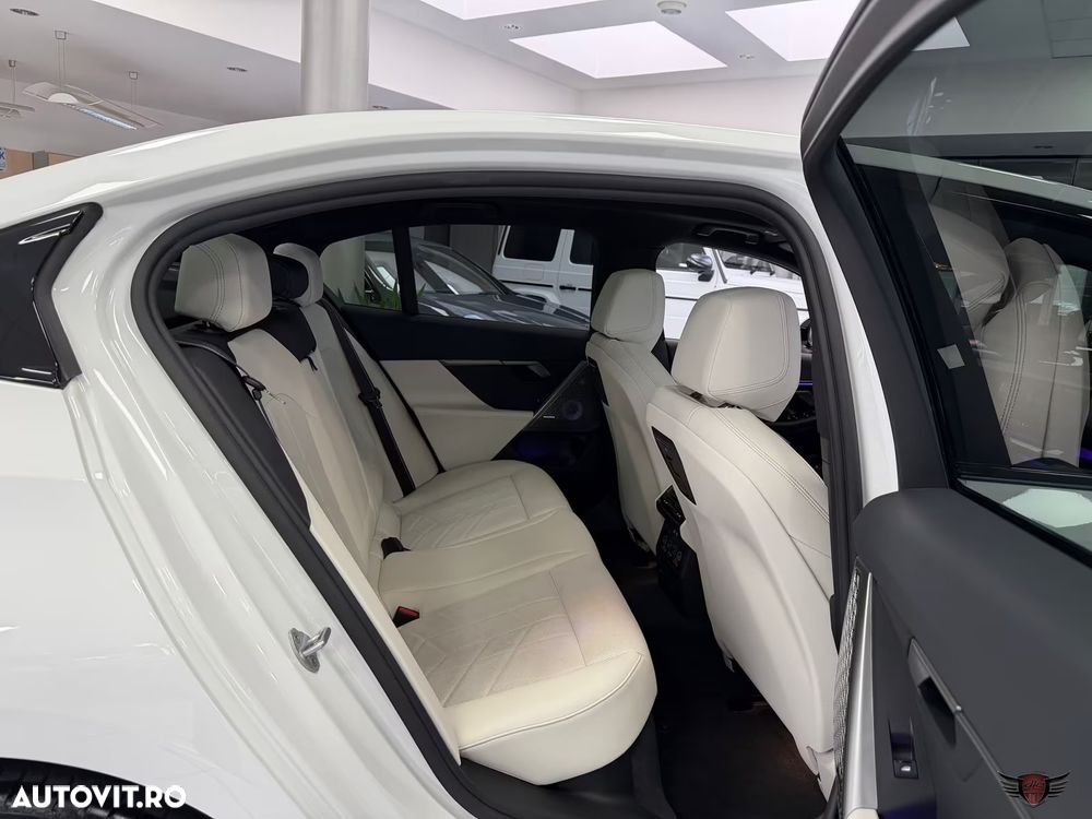 BMW Seria 5 550e xDrive Aut. - 21