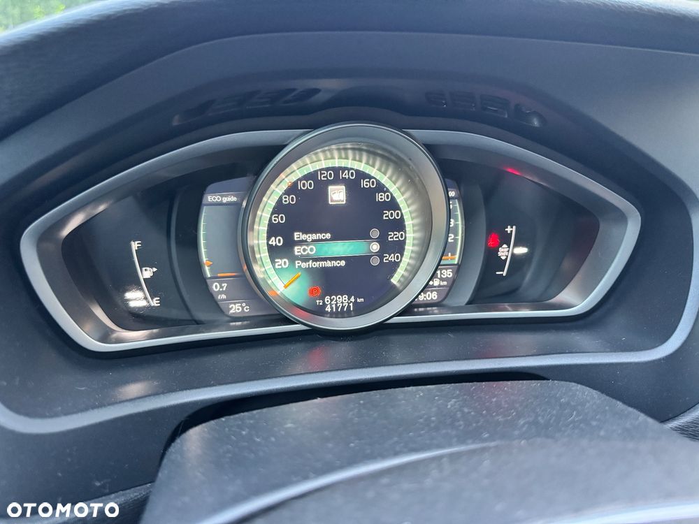 Volvo V40 D3 Momentum - 31