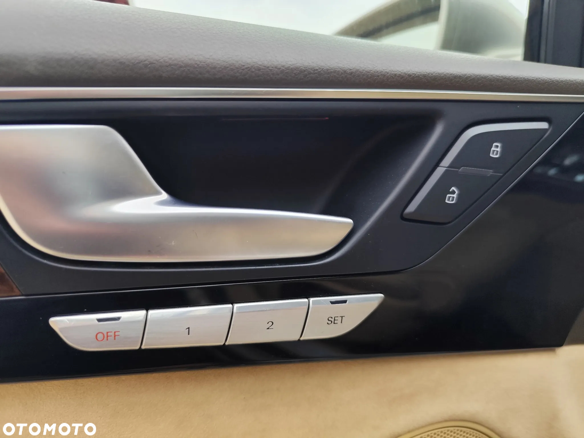 Audi A8 - 30