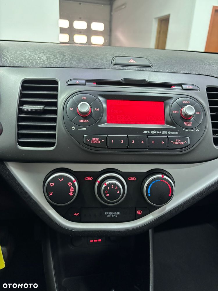 Kia Picanto 1.2 Fifa World Cup Edition - 16