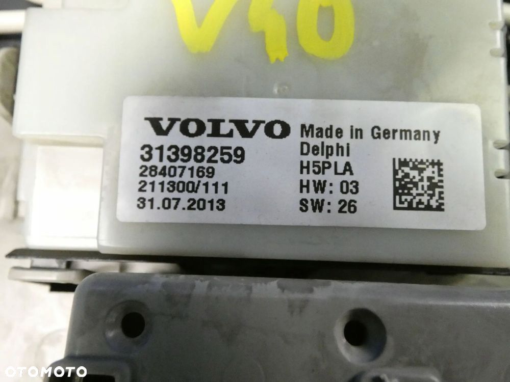 VOLVO V40 II LAMPKA OŚWIETLENIE KABINY PRZÓD - 3