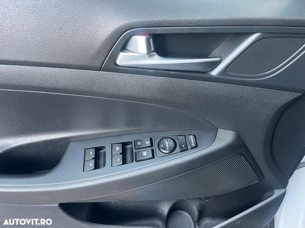 Hyundai Tucson 2.0 CRDI 2WD Style - 12