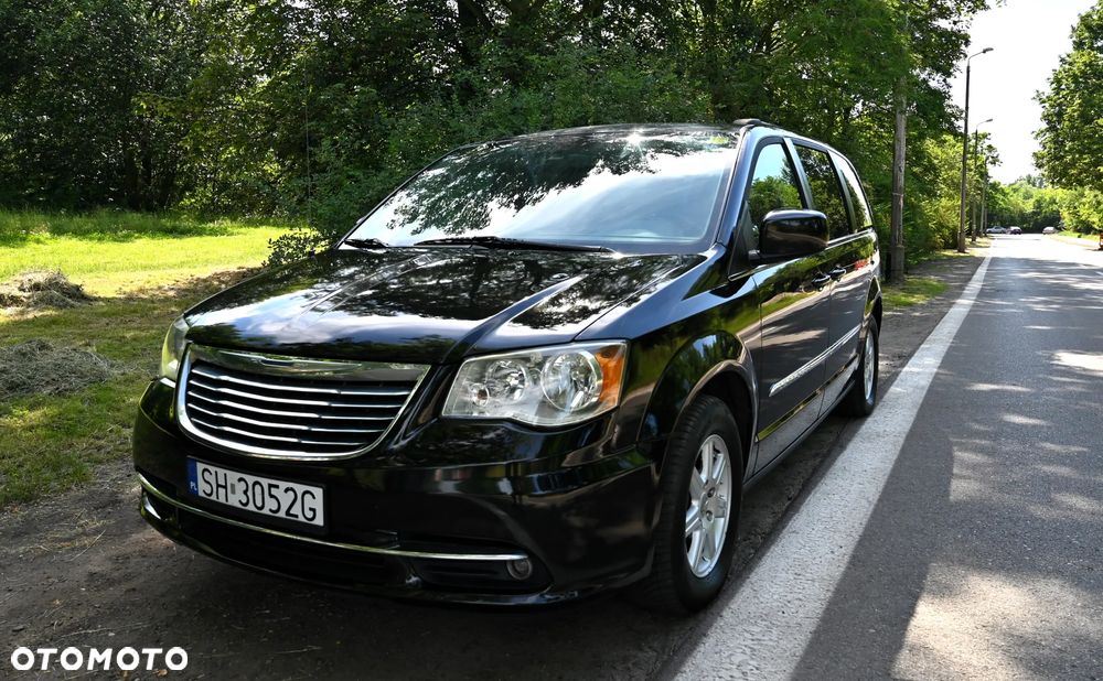 Chrysler Town & Country - 5