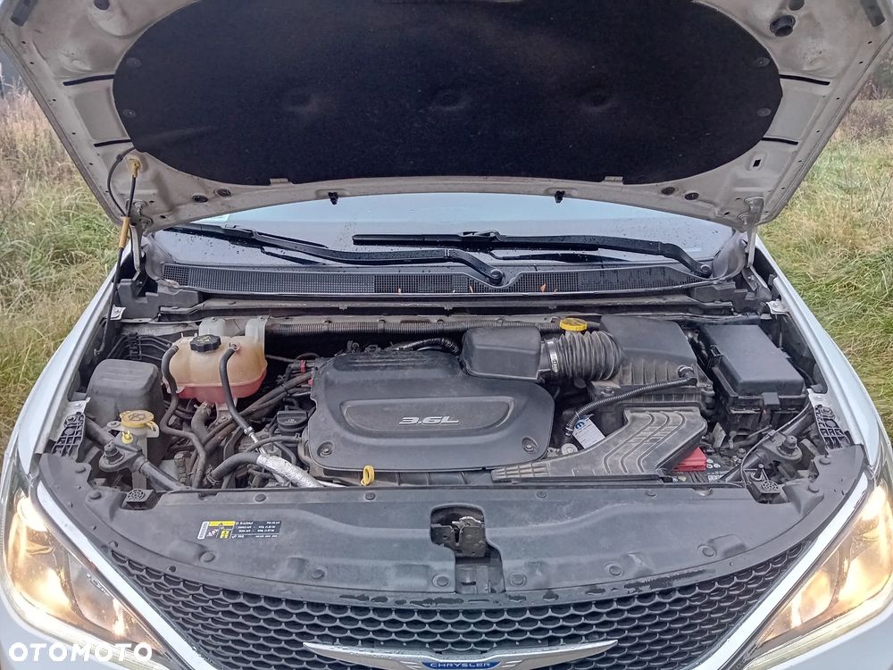 Chrysler Pacifica - 15