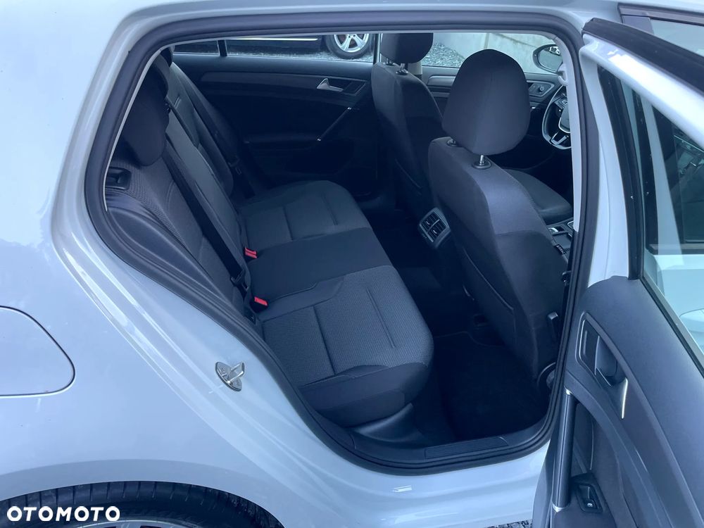 Volkswagen Golf - 18