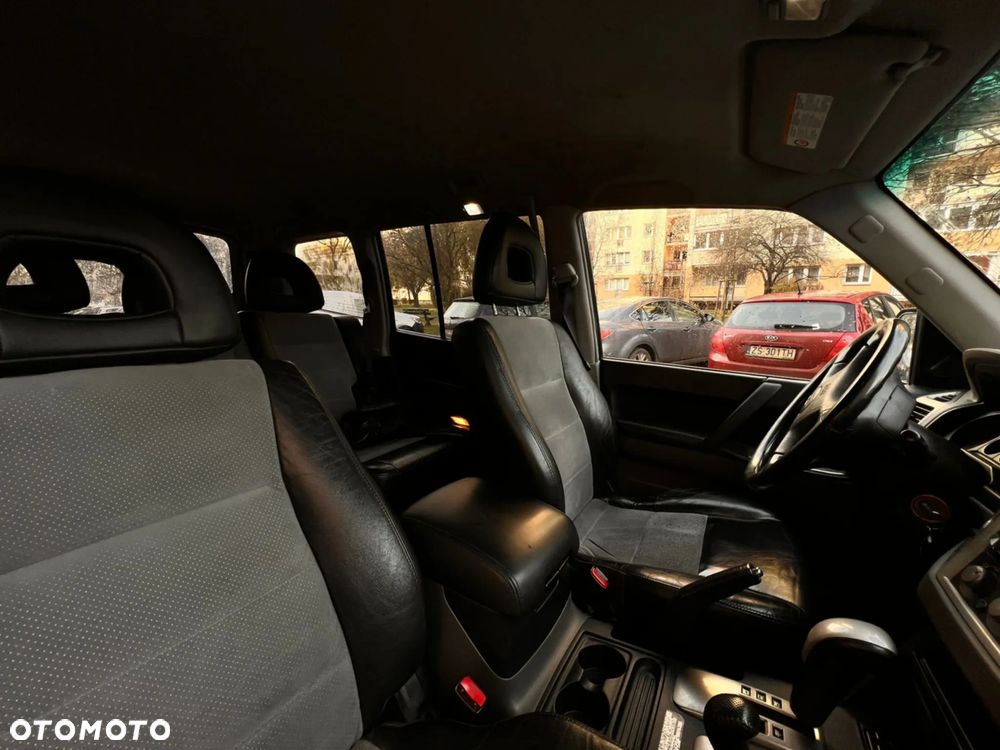 Mitsubishi Pajero 3.2 DID Instyle DAKAR - 12