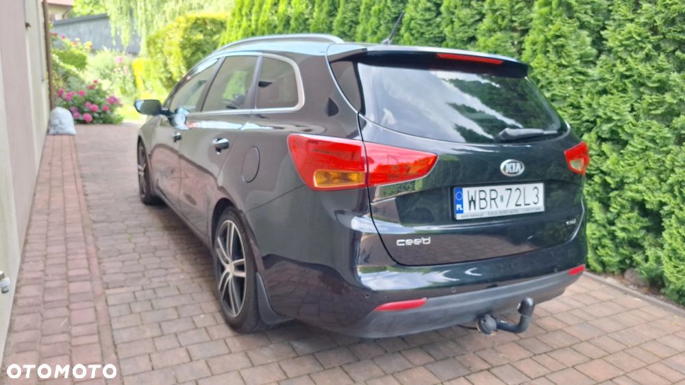 Kia Ceed - 4