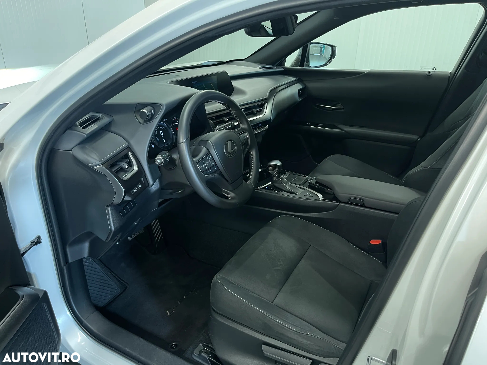 Lexus UX 250h Business Edition - 5