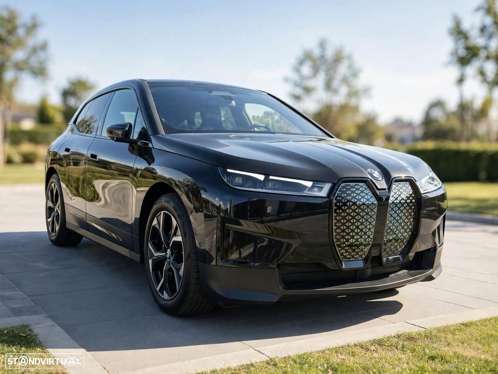 BMW iX xDrive40 — fotografia 3