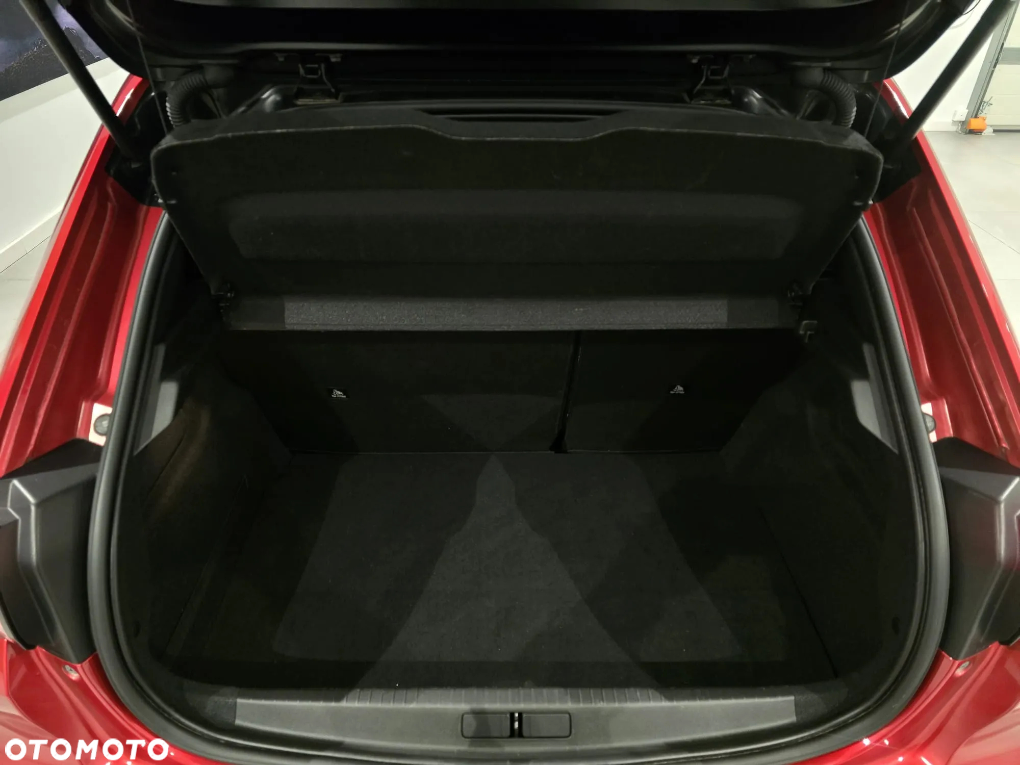 Peugeot 208 1.2 PureTech GT Pack S&S EAT8 - 13