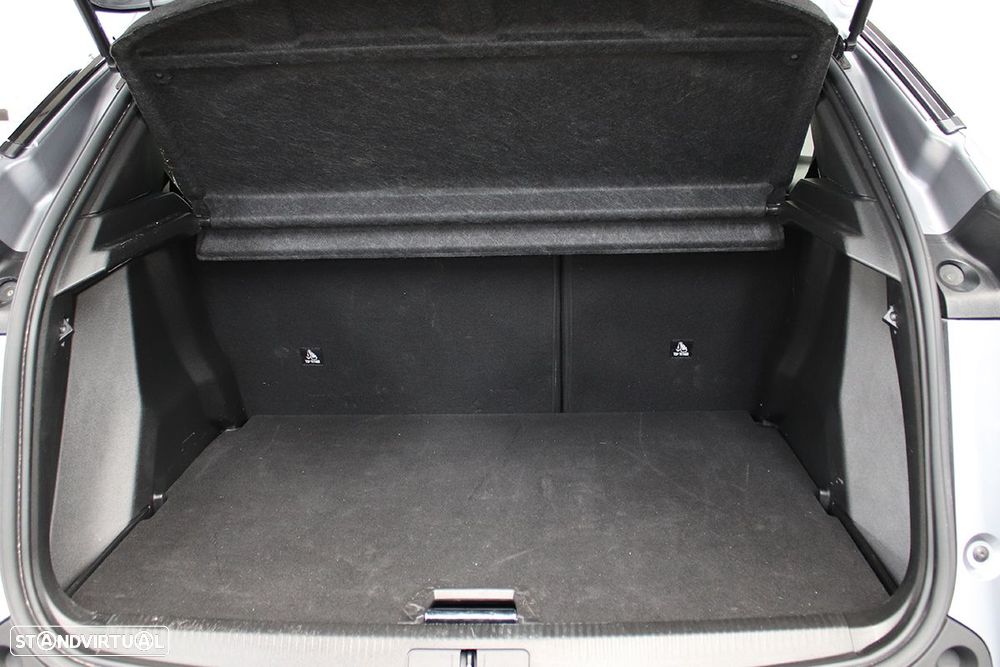 Peugeot 2008 1.2 PureTech Allure - 23