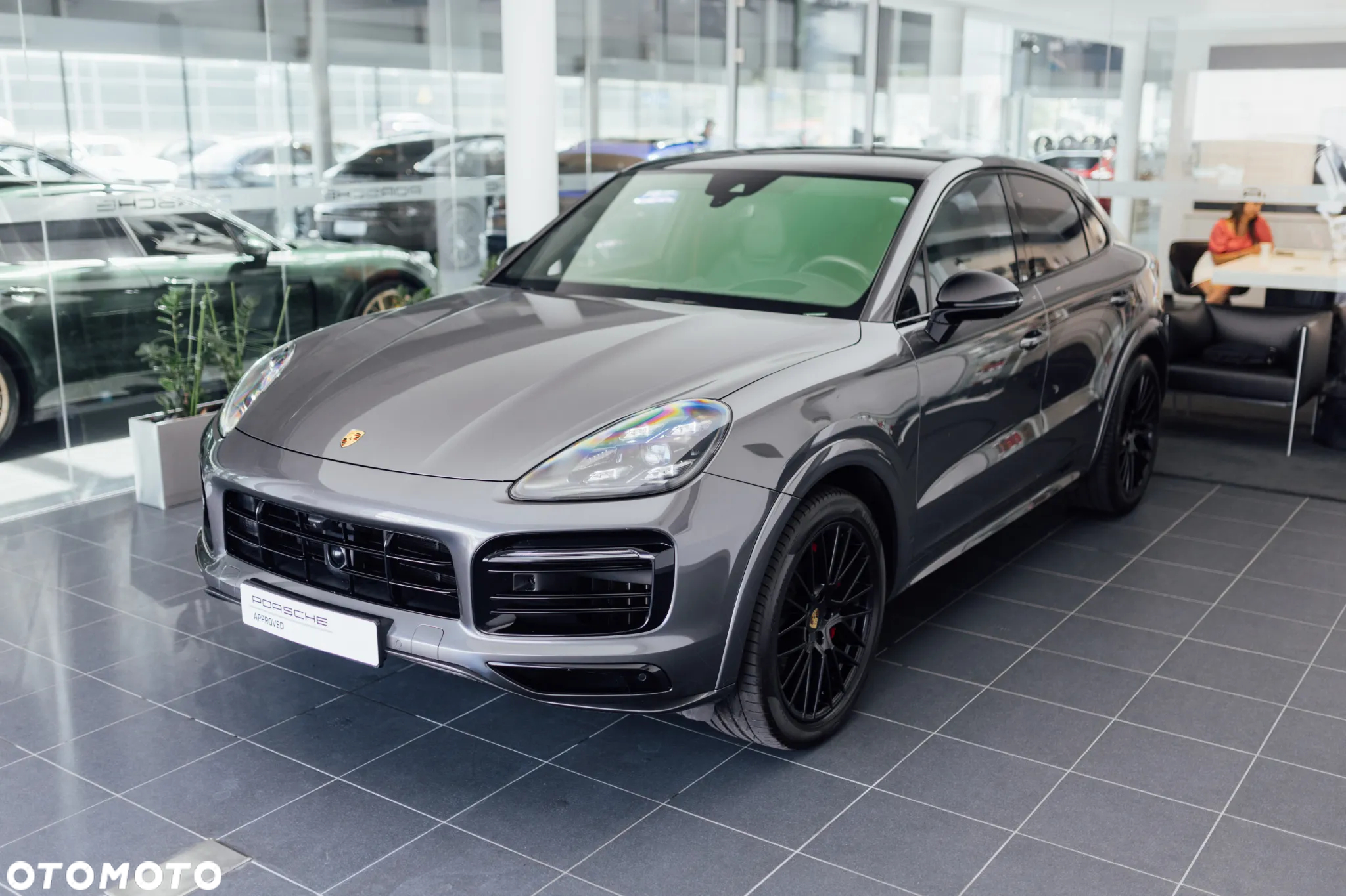 Porsche Cayenne Coupe GTS - 3