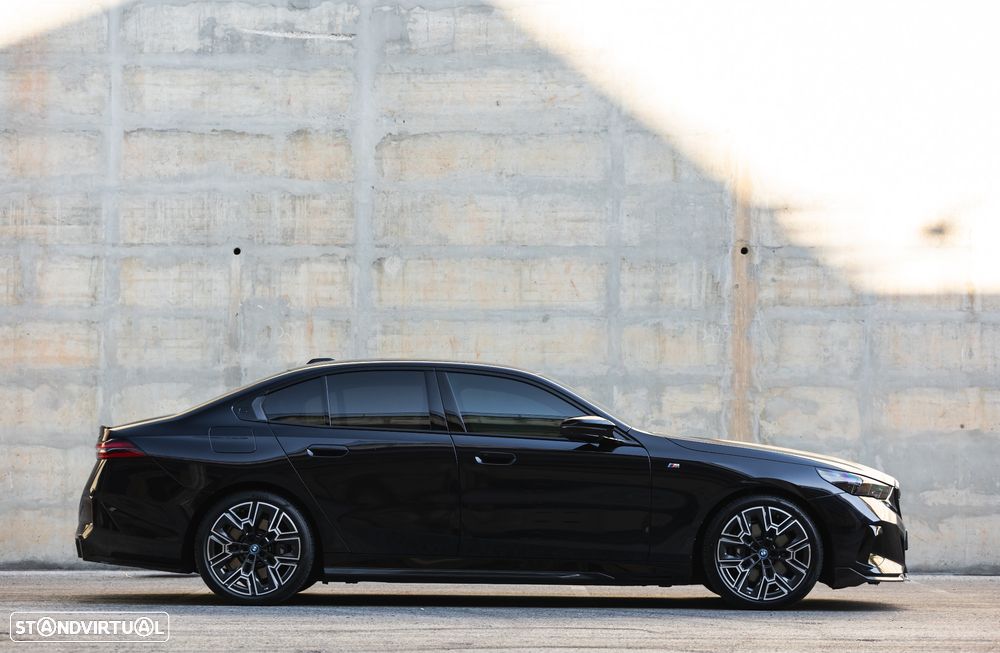 BMW i5 - 2