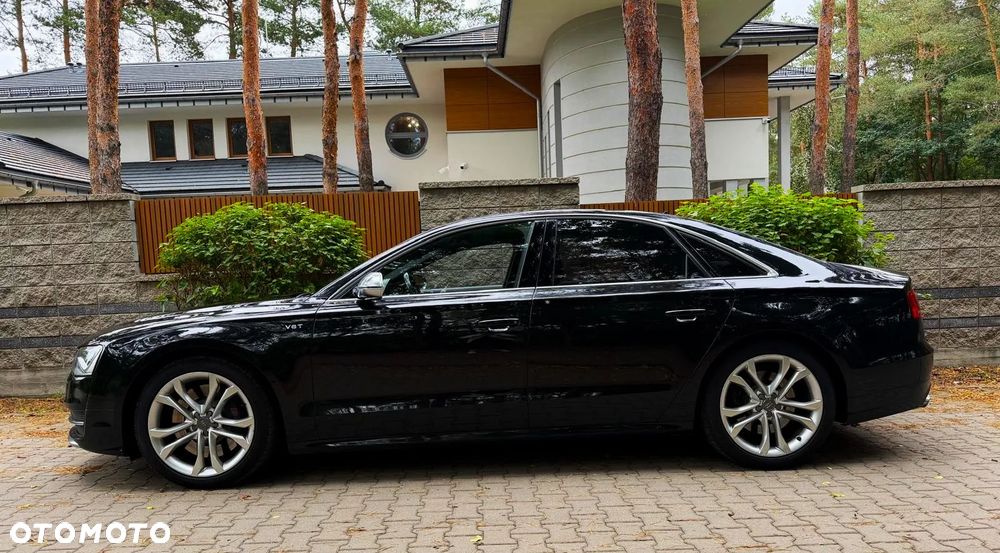 Audi S8 - 10