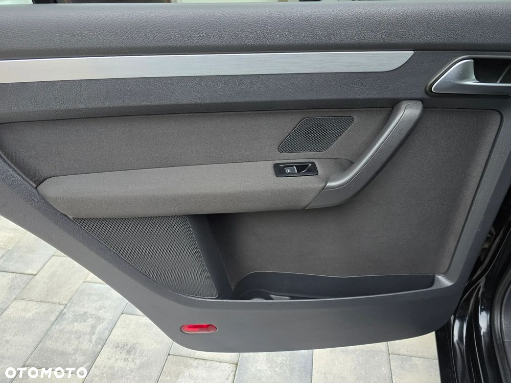 Volkswagen Touran - 14
