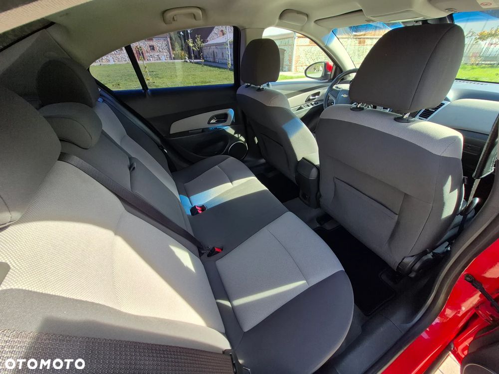 Chevrolet Cruze 1.6 - 24