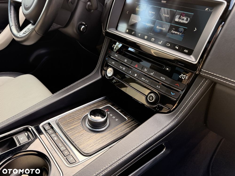 Jaguar F-Pace 3.0 TDV6 AWD R-Sport - 19