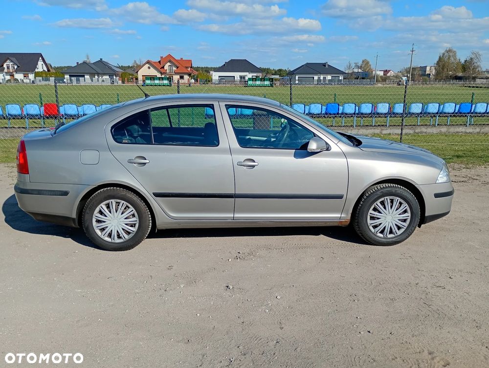 Skoda Octavia 1.6 Ambiente - 7