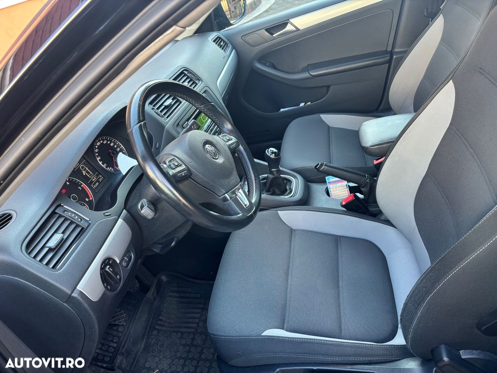 VOLKSWAGEN Jetta 2013 — imagine 8