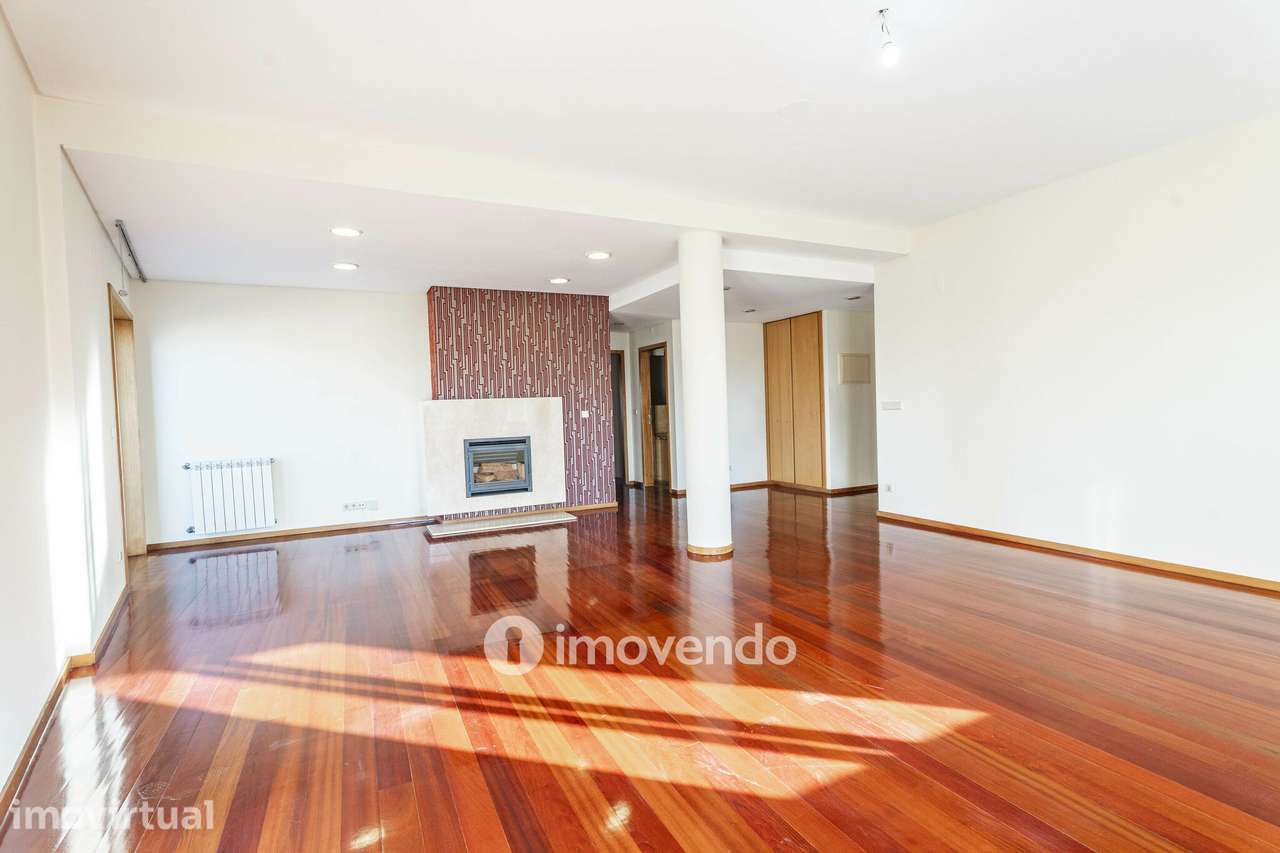 Apartamento T4 pronto a habitar, com garagem, em Braga - Grande imagem: 5/52