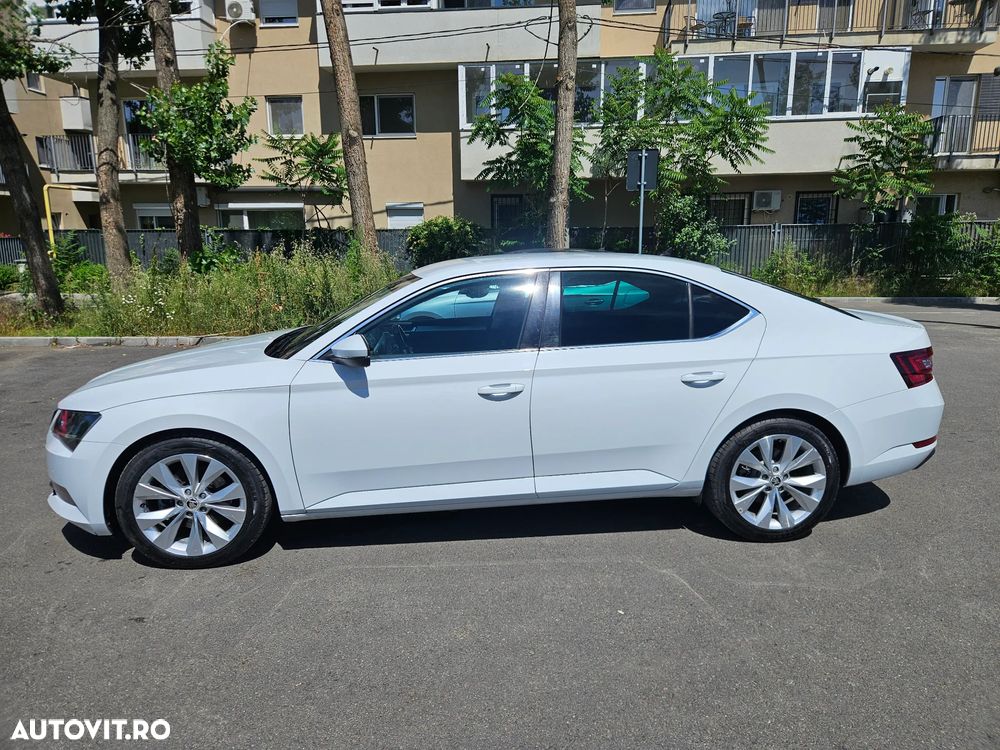 Skoda Superb 2.0 TDI DSG Ambition - 5