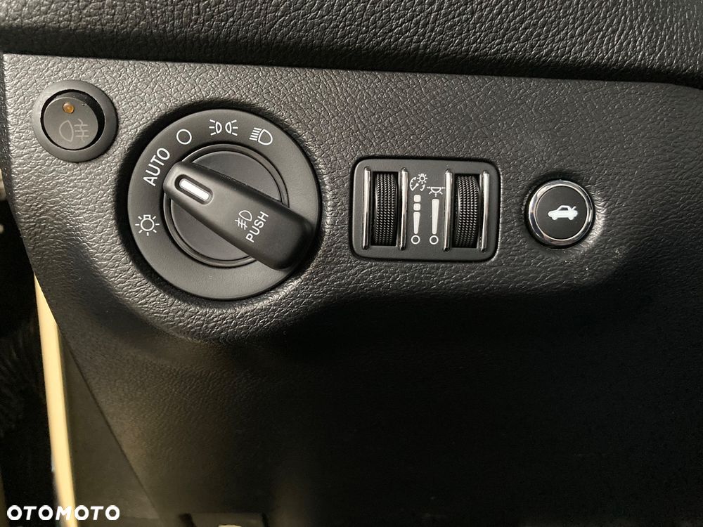 Dodge Challenger 6.4 Scat Pack - 29