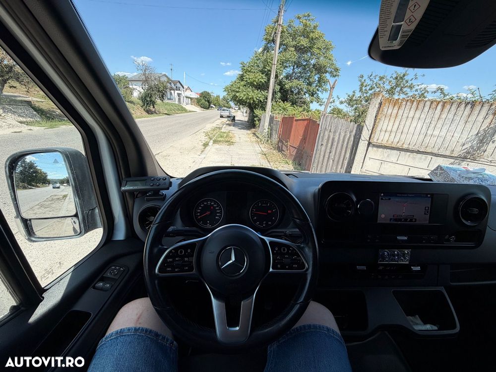 Mercedes-Benz Sprinter - 12