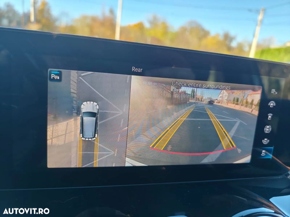 Mercedes-Benz EQB 350 4MATIC - 10