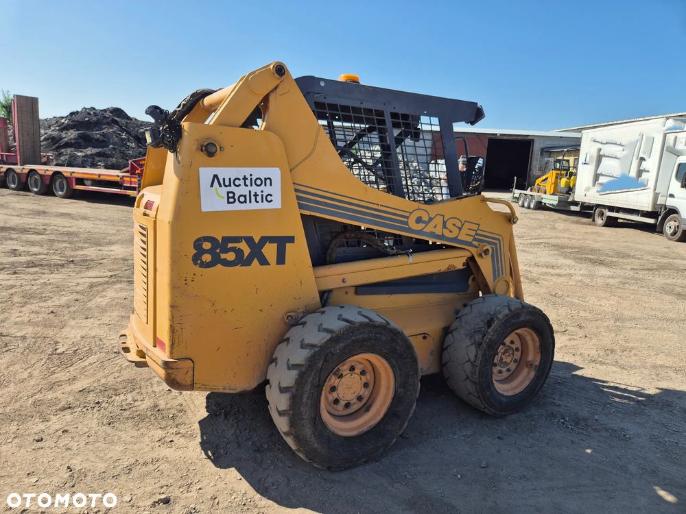 Case 85xt - 3
