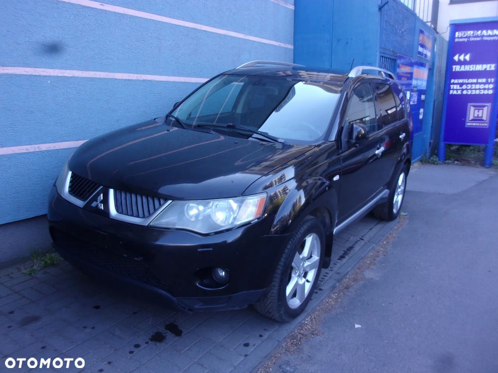 Mitsubishi Outlander - 12