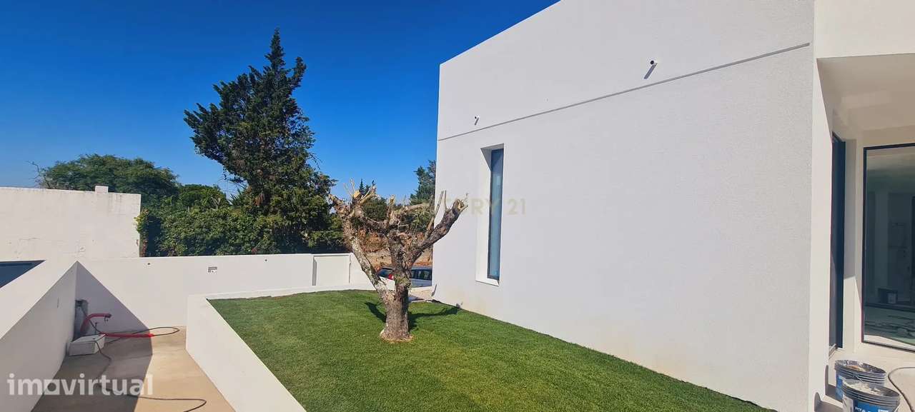 Moradia Contemporânea de Luxo, Localizada em Cotovia  -  Sesimbra  - S - Grande imagem: 5/19