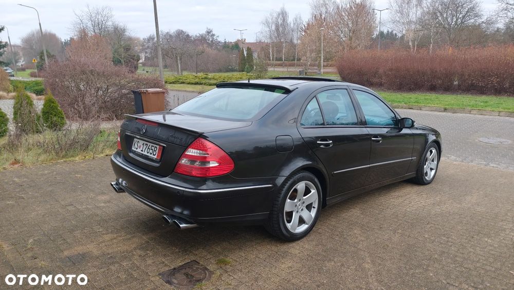 Mercedes-Benz Klasa E 500 4Matic Avantgarde Sport Edition AMG - 4