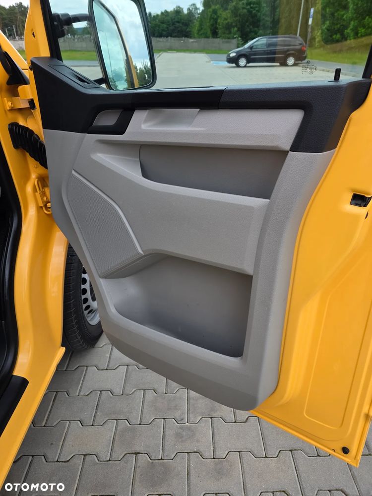 Volkswagen Transporter - 12