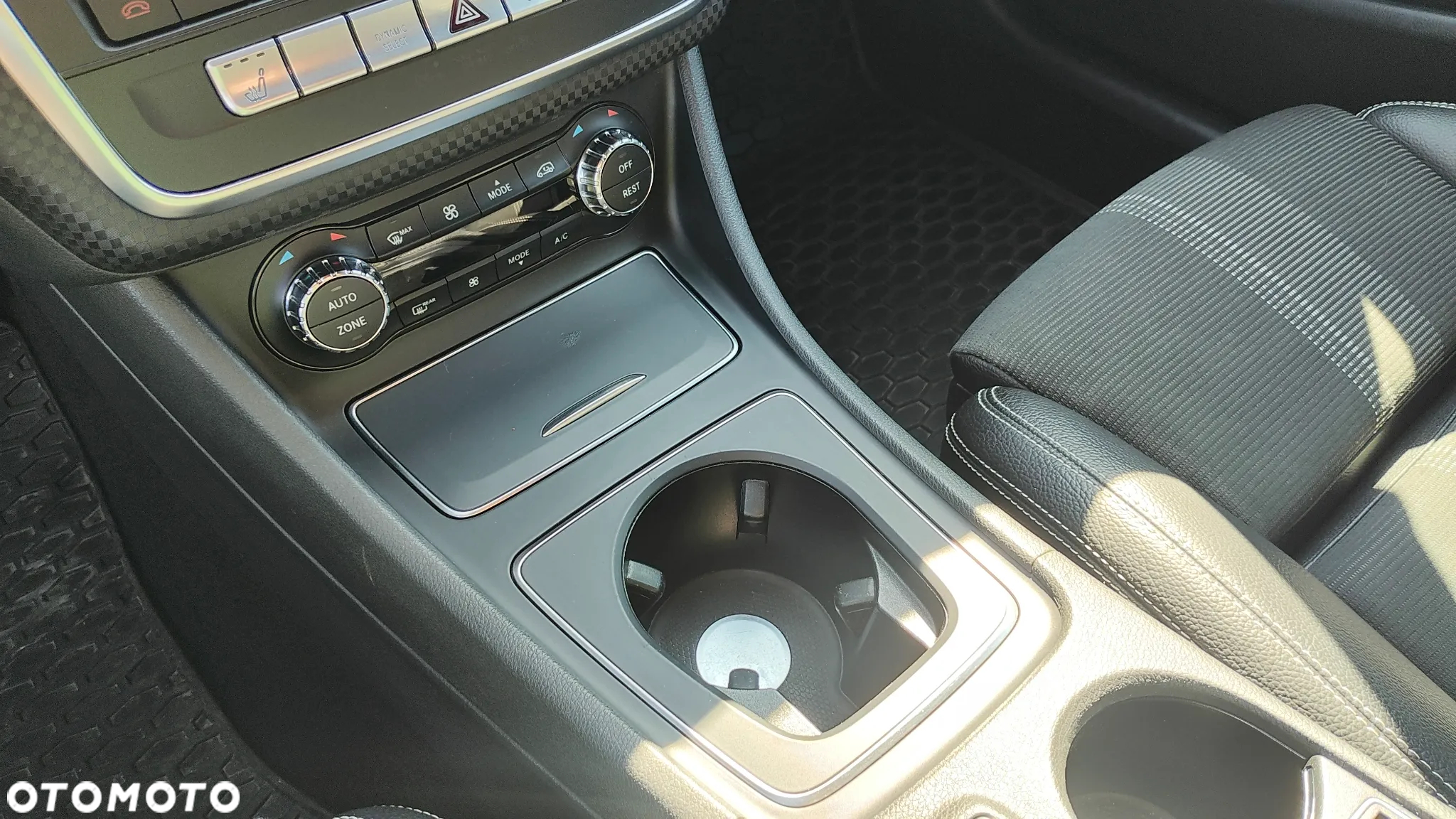 Mercedes-Benz Klasa A 180 CDI 7G-DCT Urban - 18