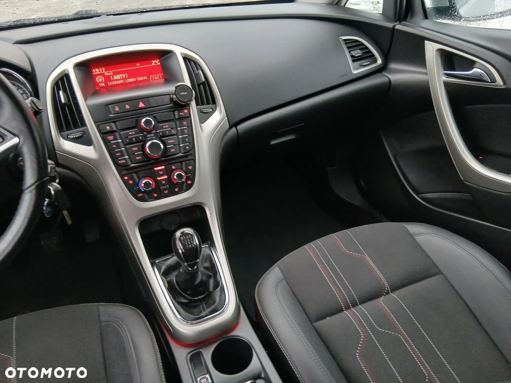 Opel Astra 1.4 Turbo 150 Jahre - 27