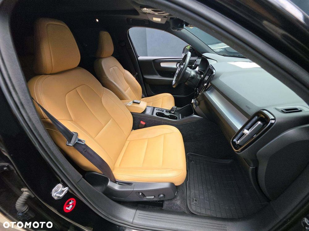 Volvo XC 40 T5 AWD Momentum - 7
