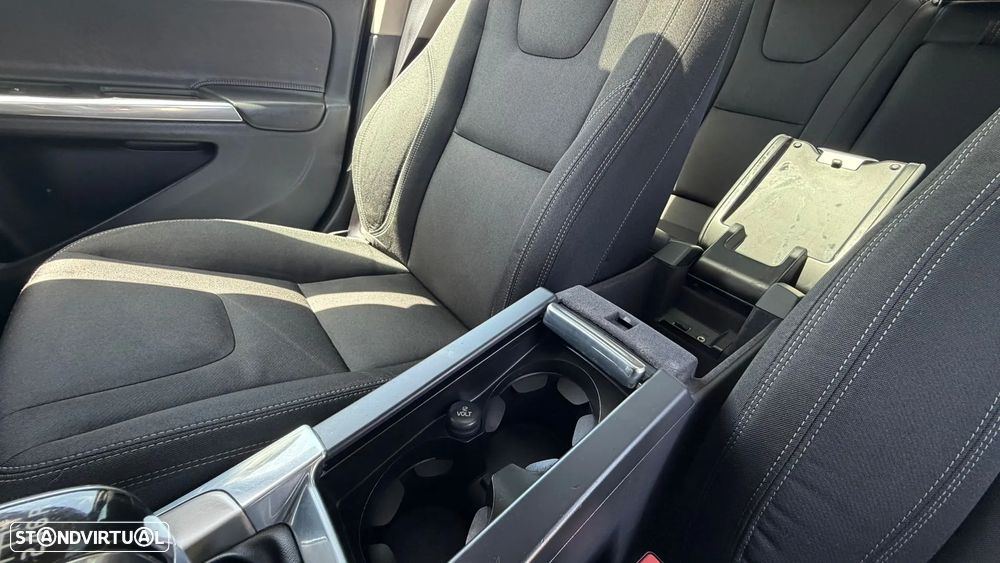 Volvo S60 D4 Momentum - 36