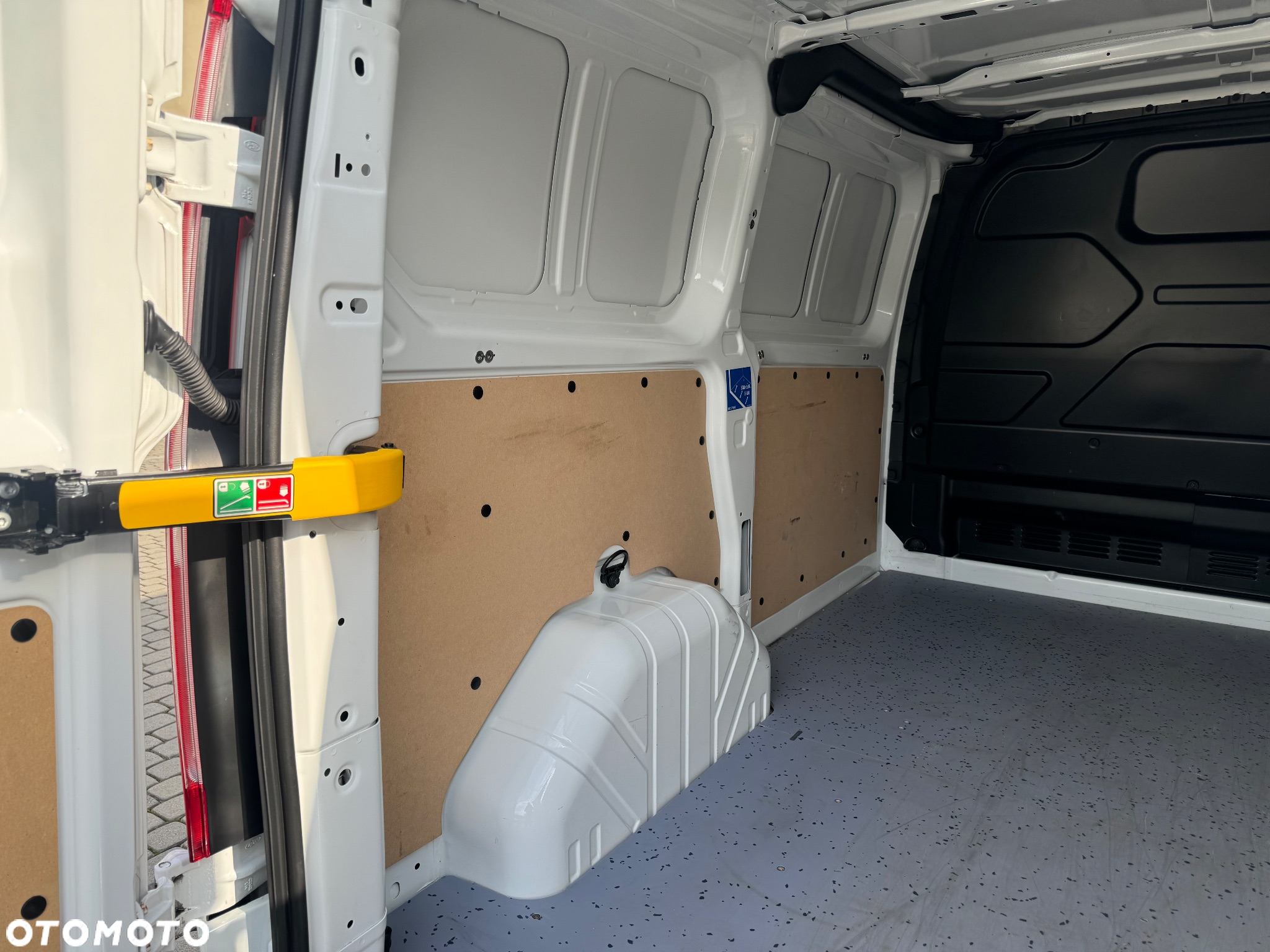 Ford Transit Custom - 13