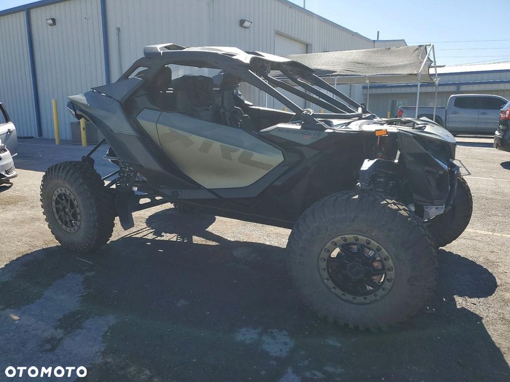 Can-Am Maverick - 5