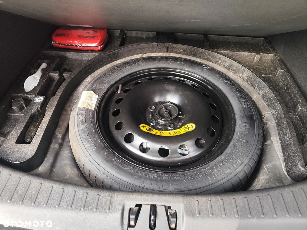 Ford Kuga 1.5 EcoBoost 2x4 ST-Line - 25