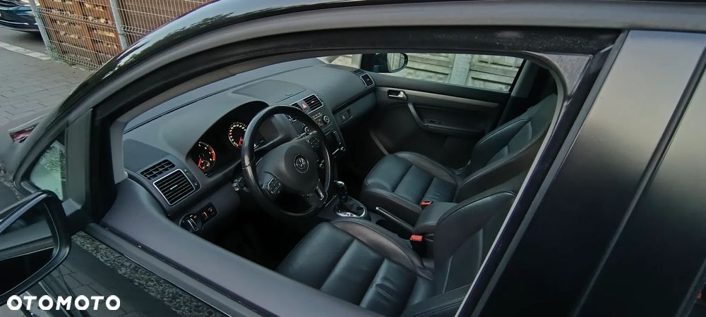 Volkswagen Touran 1.4 TSI DSG Cross - 8