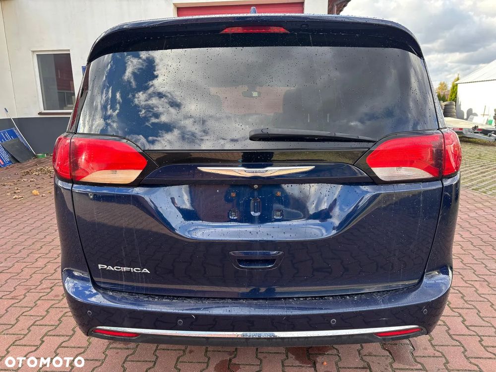 Chrysler Pacifica - 3