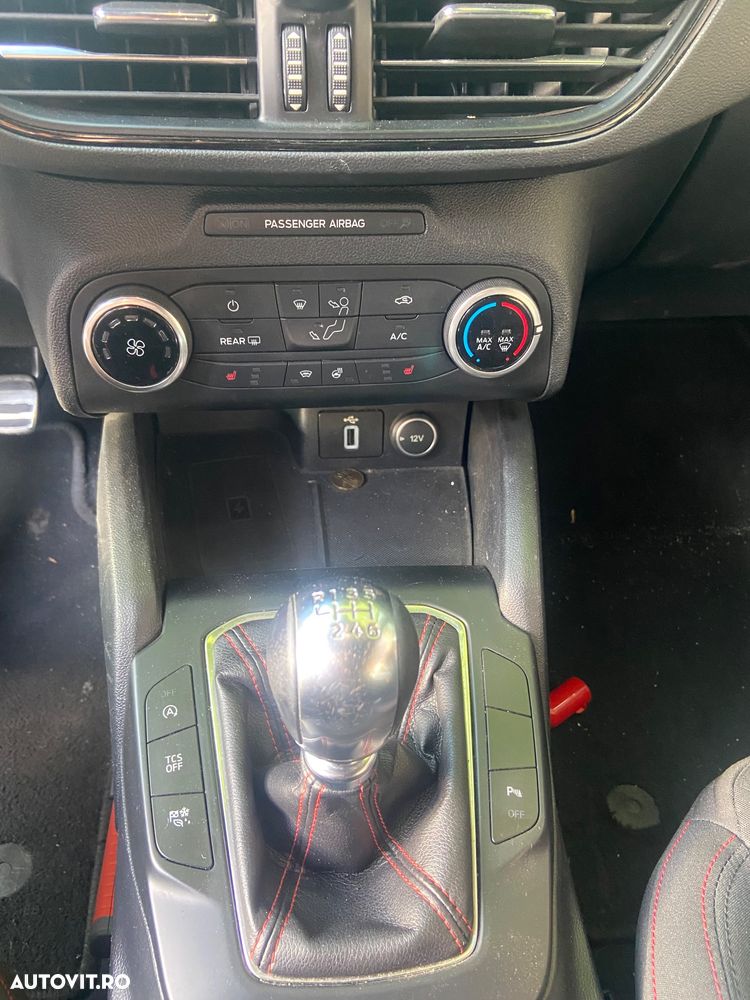 Ford Focus 1.5 EcoBlue Start-Stopp-System ST-LINE DESIGN - 14