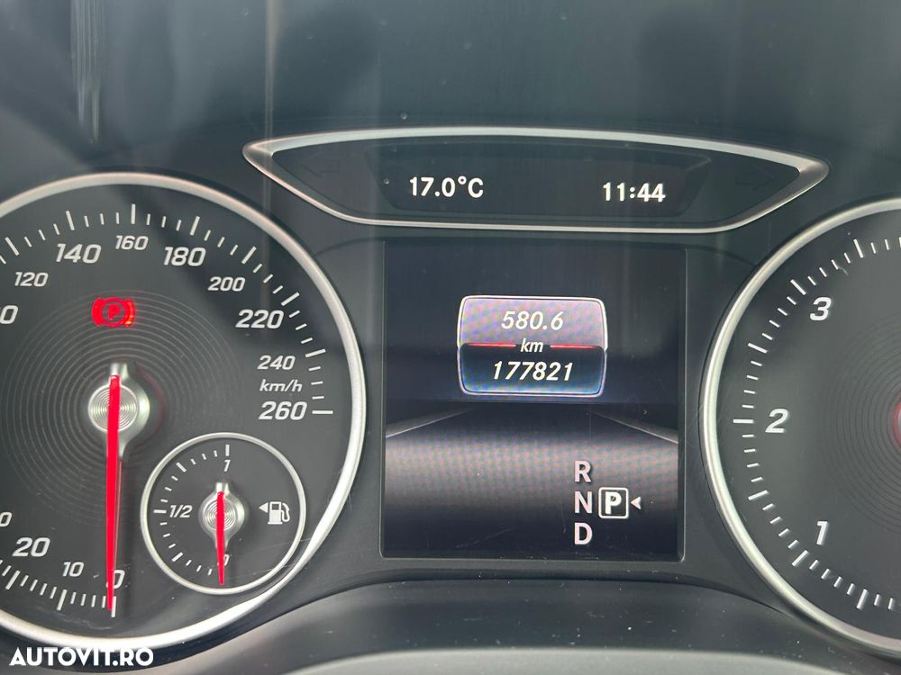 Mercedes-Benz EQB - 7