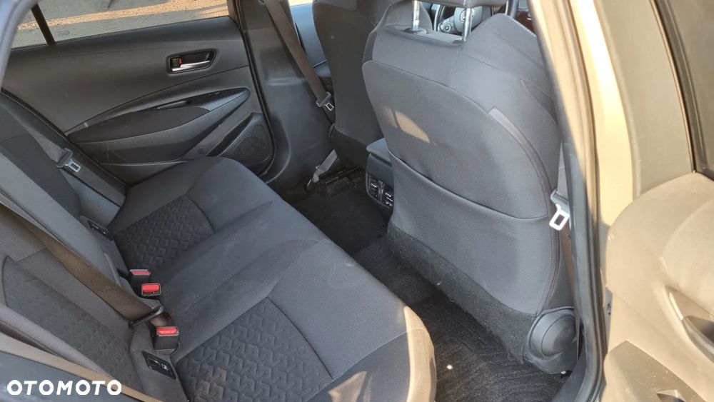 Toyota Corolla 1.8 Business Edition - 19