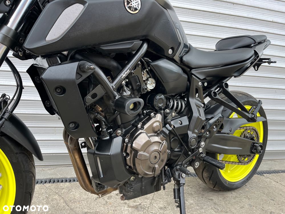 Yamaha MT - 27