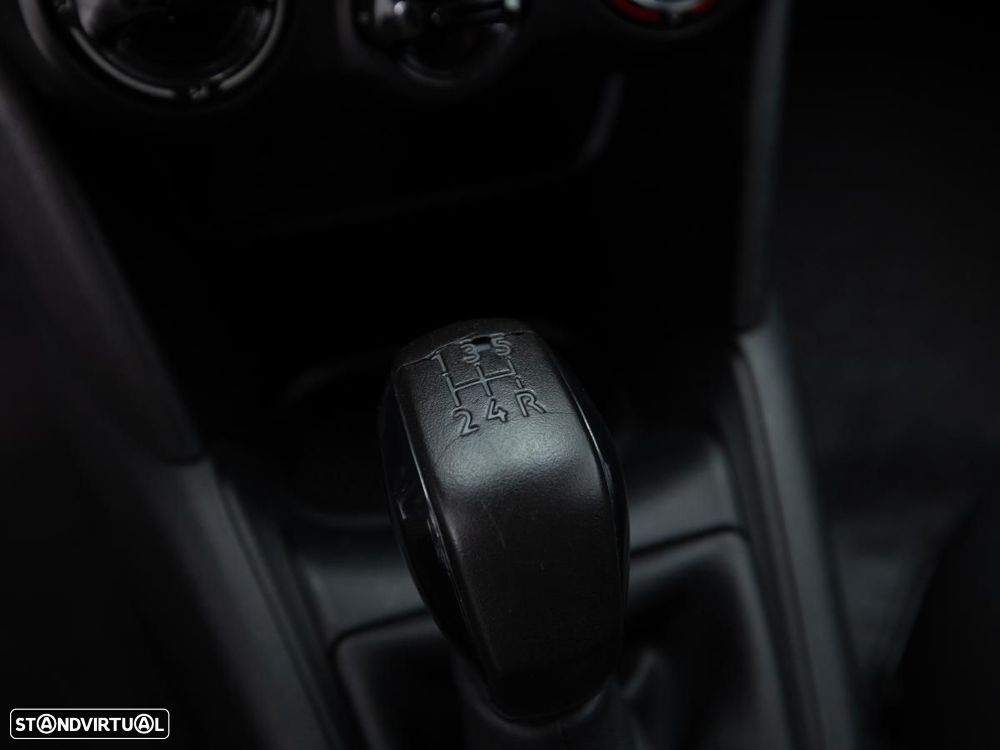 Peugeot 208 - 16