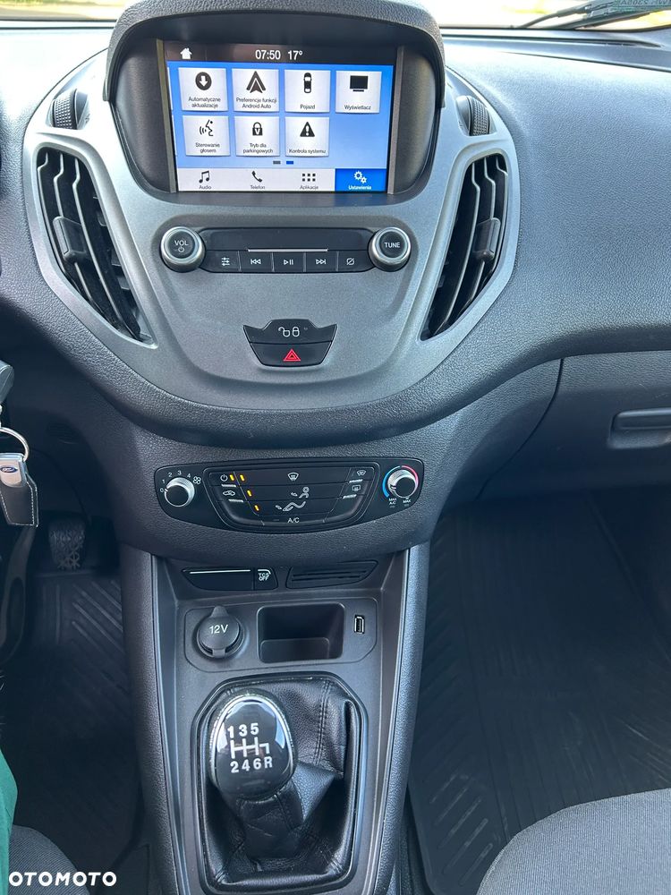 Ford Transit Courier - 21