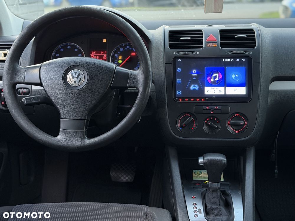 Volkswagen Jetta - 7