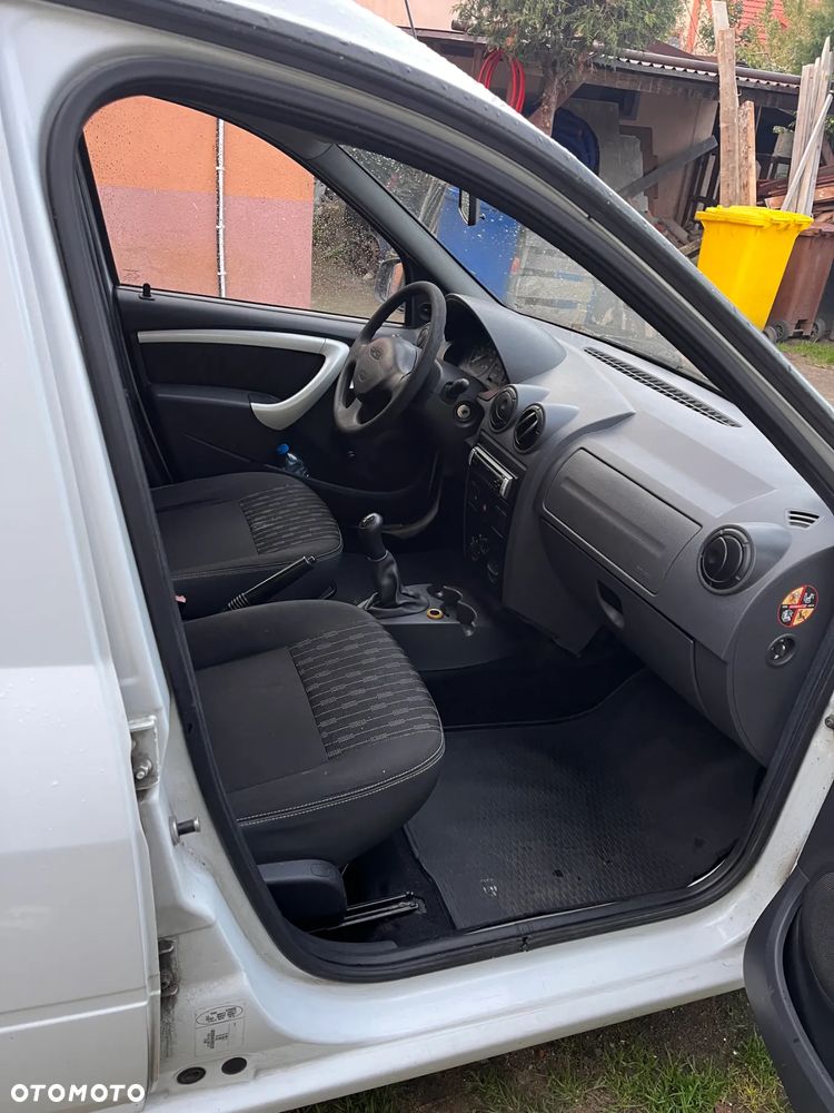 Dacia Logan MCV 1.4 - 6